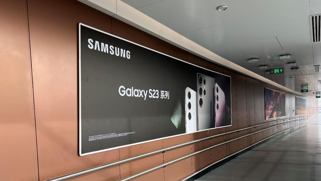 大兴机场ABCDE指廊廊桥内磁吸看板广告